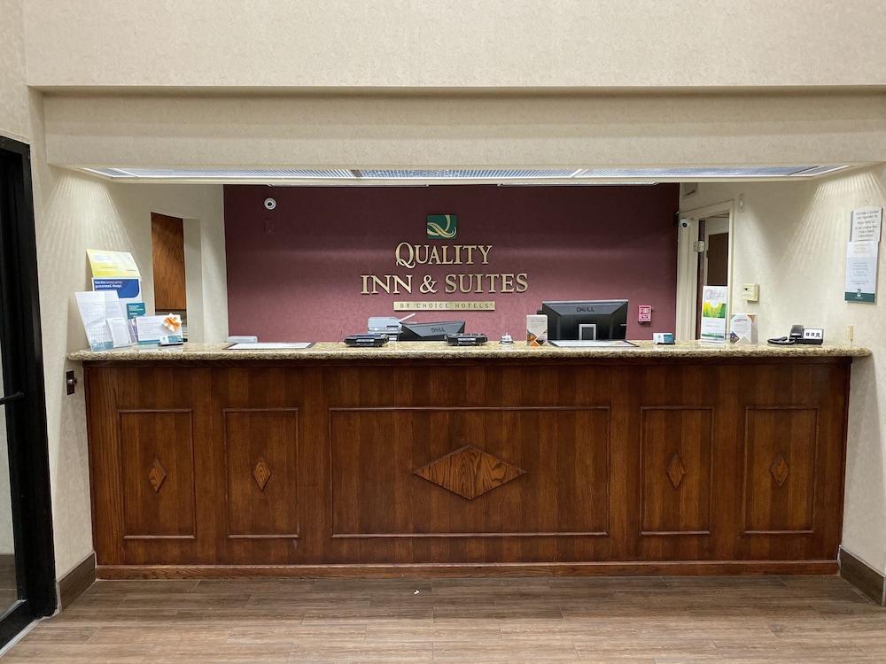 Quality Inn & Suites Pine Bluff Exterior foto