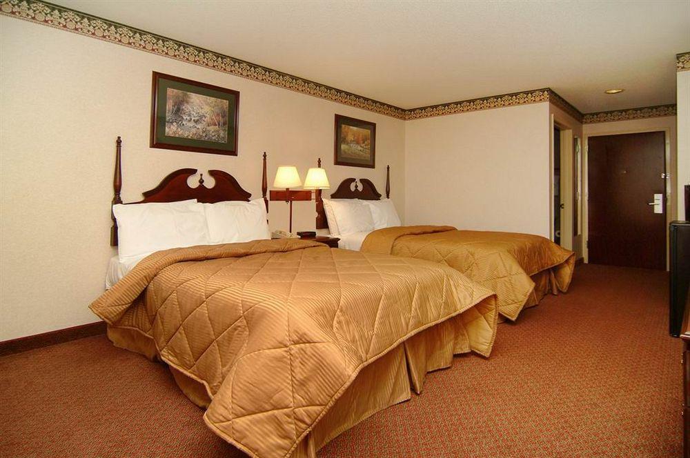 Quality Inn & Suites Pine Bluff Exterior foto