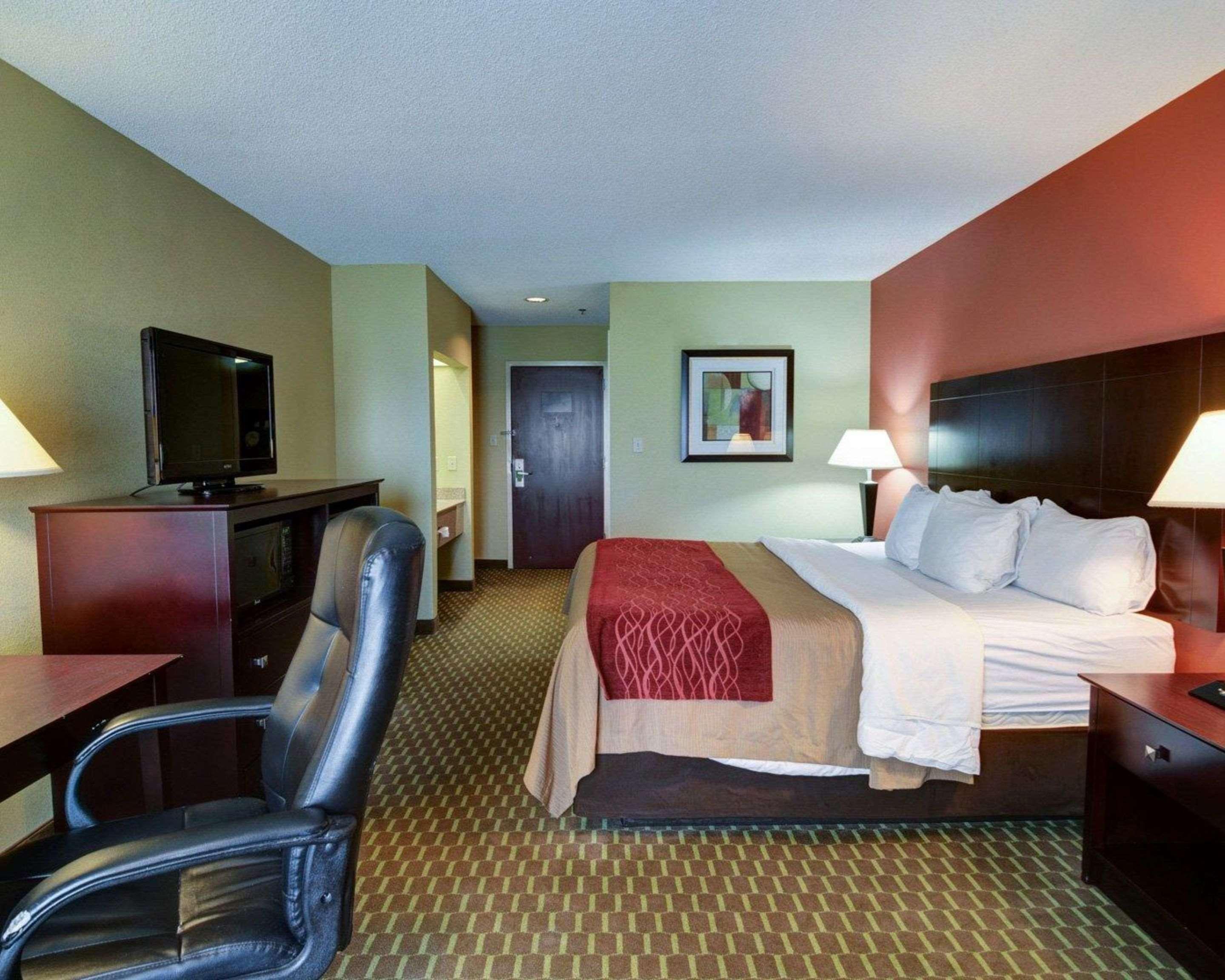 Quality Inn & Suites Pine Bluff Exterior foto