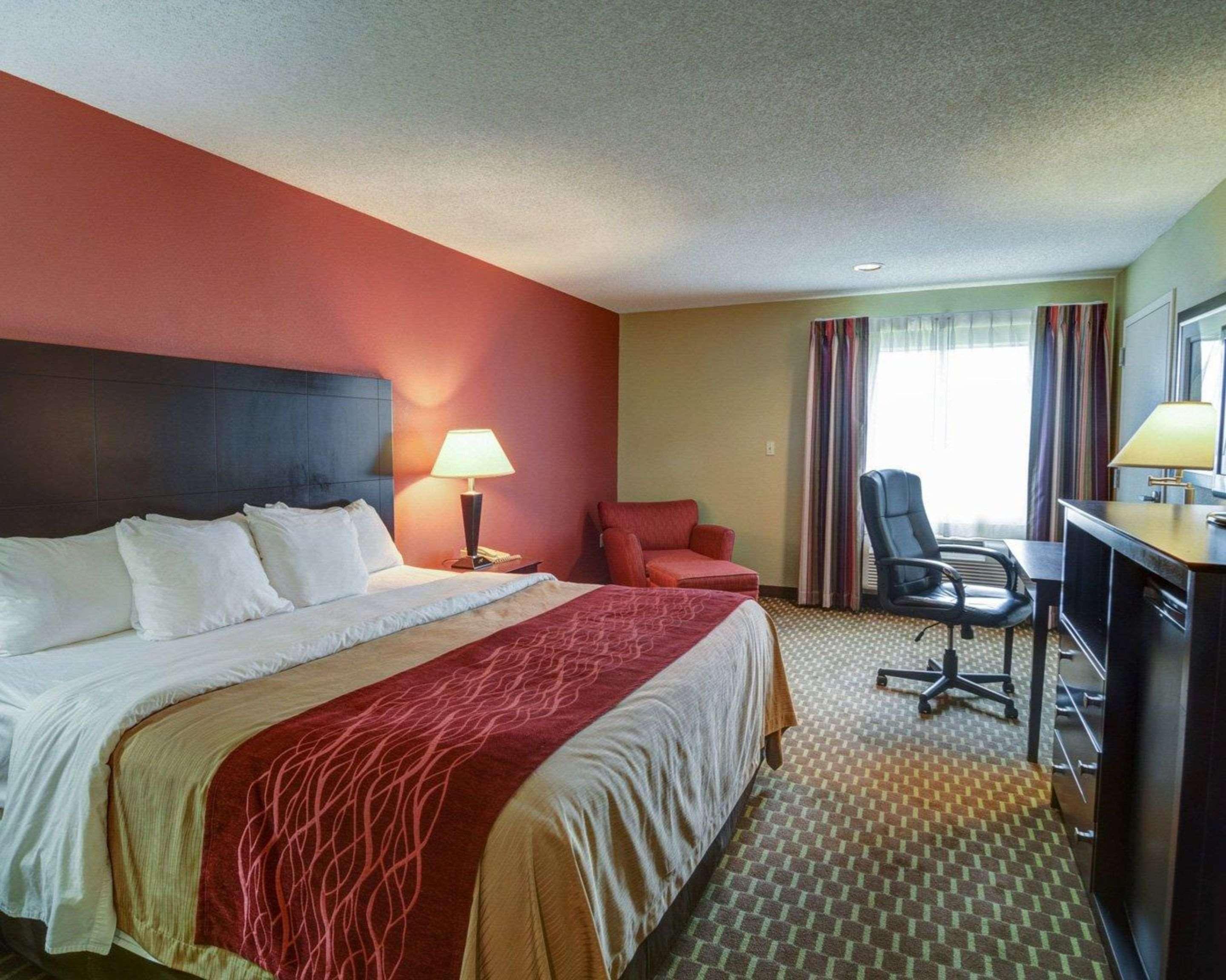 Quality Inn & Suites Pine Bluff Exterior foto