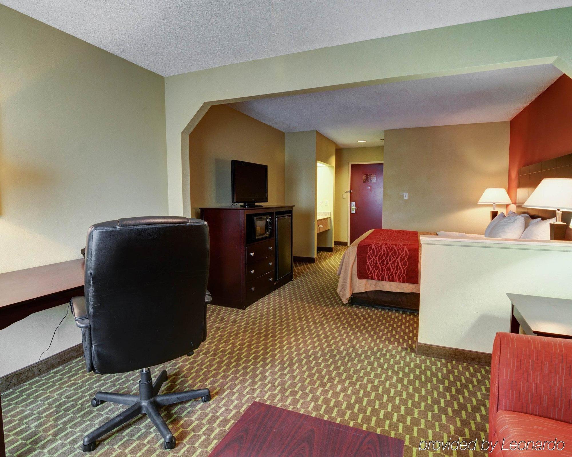 Quality Inn & Suites Pine Bluff Exterior foto