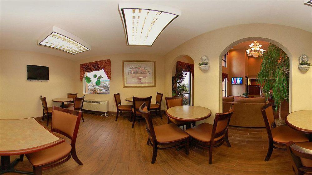 Quality Inn & Suites Pine Bluff Exterior foto