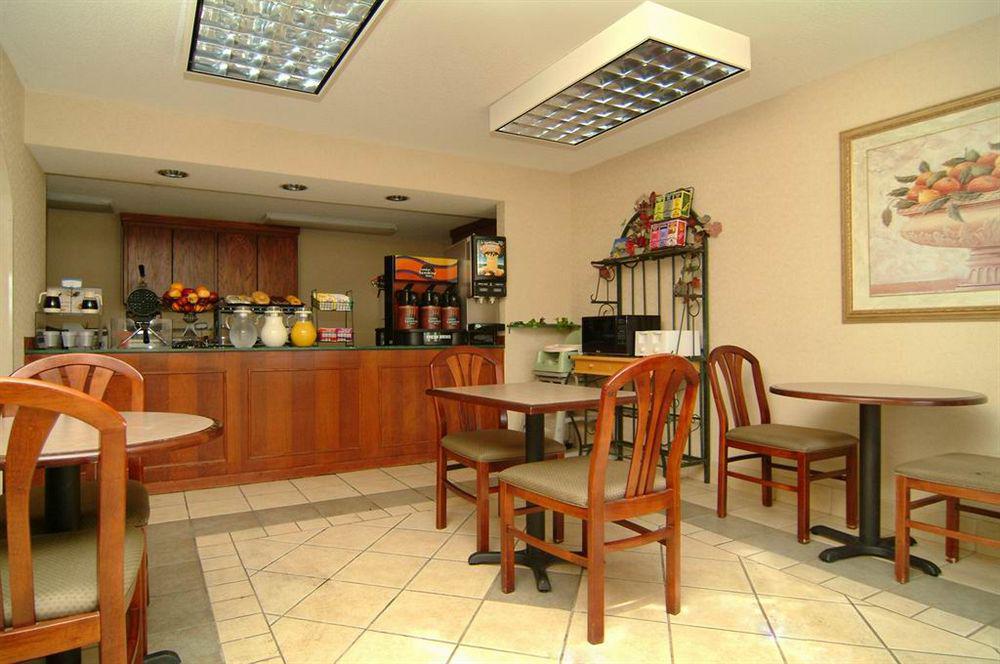 Quality Inn & Suites Pine Bluff Restaurant foto